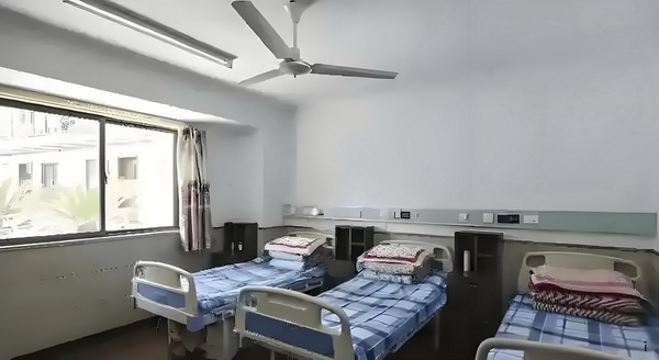 深户中专多少分_演硬汉成名却情路坎坷，8年不敢谈恋爱，遇小10岁的她成宠妻狂魔 玩套路总心吊胆的是提